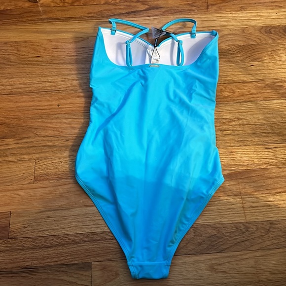 Relleciga One-Piece Swimsuit - Picture 5 of 11